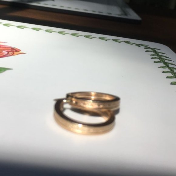 Vintage Small Gold Hoops - Picture 4 of 6